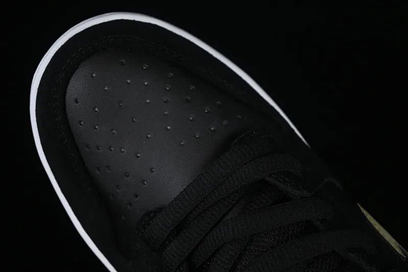 All categories Nk SB Dunk series Nk SB Dunk Low low-top sneakers K version Nk SB Dunk Low black and white gold dunk series low-top casual sports skateboard shoes BQ6817-002